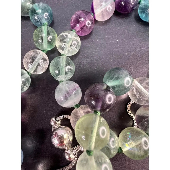 Fluorite knotted beaded bolo necklace with sterling silver magnetic clasp - Picture 6 of 11